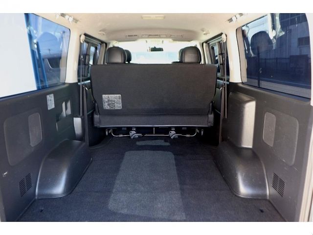Toyota HIACE VAN 2017-01 8833-3