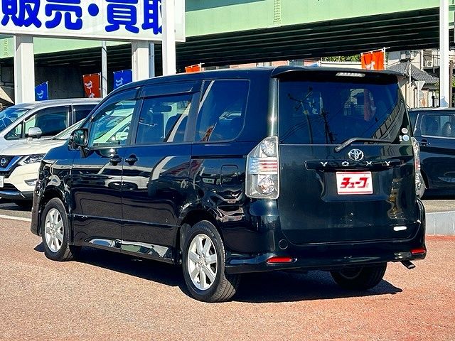 Toyota VOXY 2009-06 24494-8