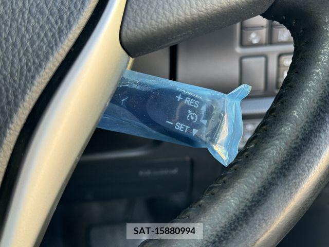 Toyota NOAH 2017-09 321586-16