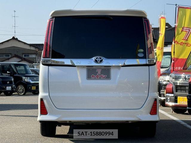 Toyota NOAH 2017-09 321586-6