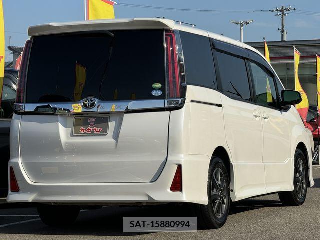 Toyota NOAH 2017-09 321586-5