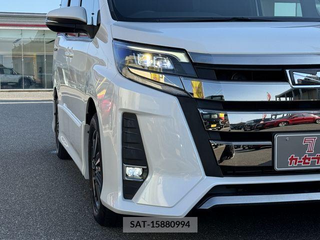 Toyota NOAH 2017-09 321586-26
