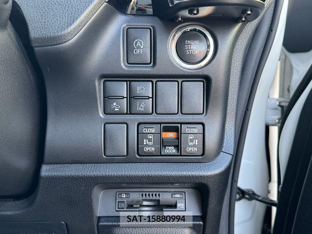 Toyota NOAH 2017-09 321586-17