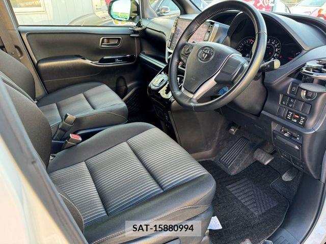 Toyota NOAH 2017-09 321586-21