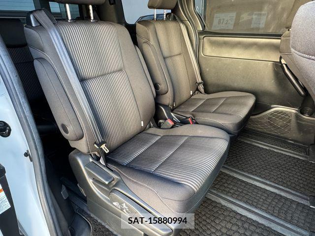 Toyota NOAH 2017-09 321586-23