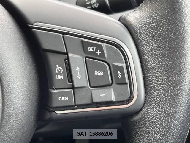 Jaguar E-PACE 2019-01 273520-8