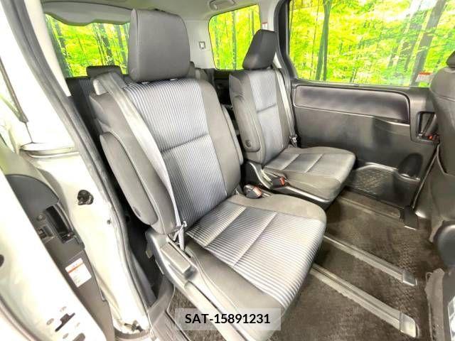 Toyota VOXY 2014-05 321416-9