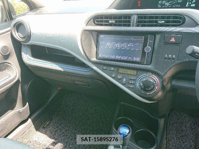 Toyota AQUA 2014-01 378869-4