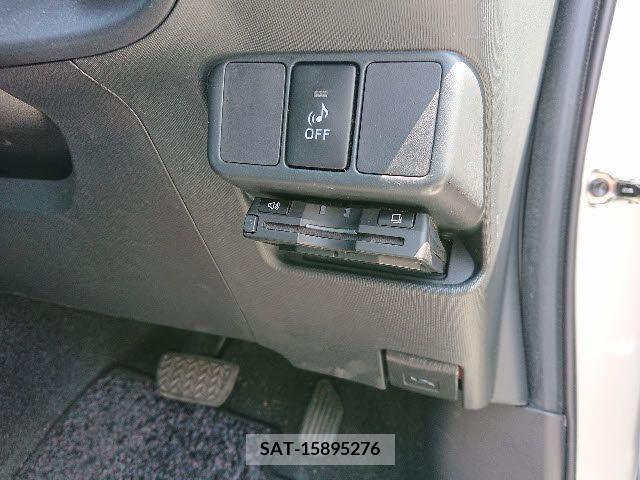 Toyota AQUA 2014-01 378869-15
