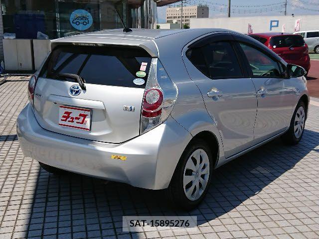 Toyota AQUA 2014-01 378869-2