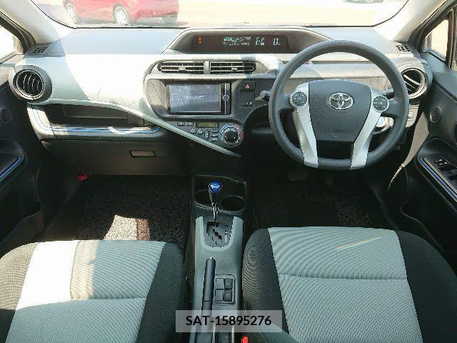 Toyota AQUA 2014-01 378869-1