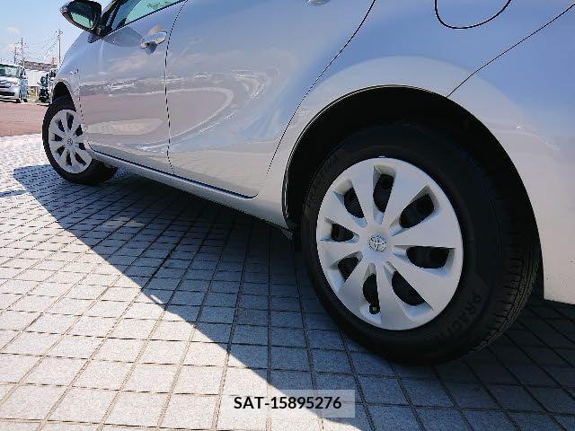 Toyota AQUA 2014-01 378869-24