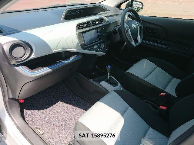 Toyota AQUA 2014-01 378869-12