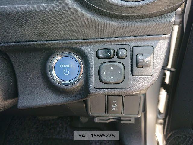 Toyota AQUA 2014-01 378869-11