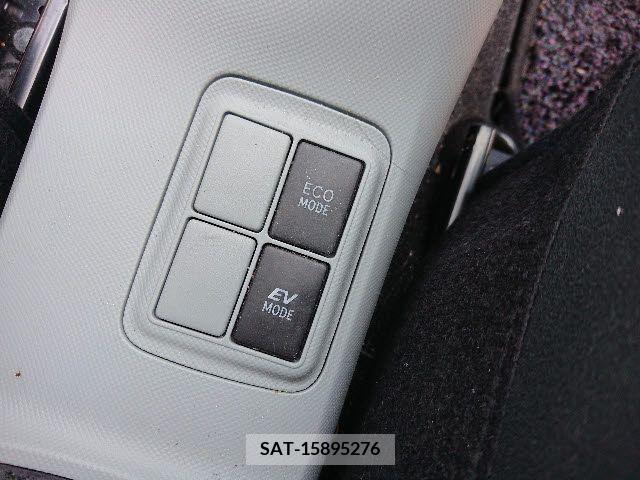 Toyota AQUA 2014-01 378869-22