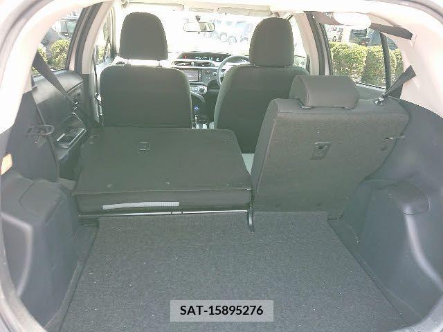 Toyota AQUA 2014-01 378869-20