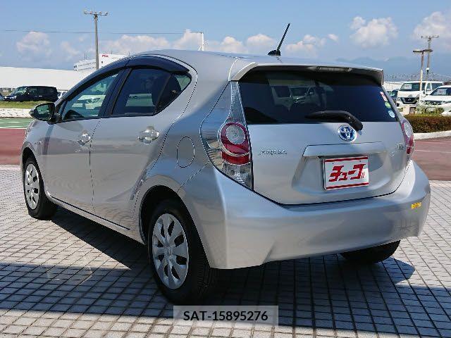 Toyota AQUA 2014-01 378869-8