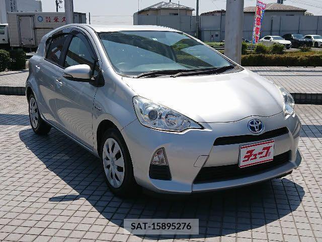 Toyota AQUA 2014-01 378869-6
