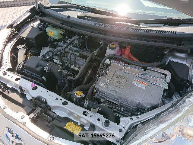 Toyota AQUA 2014-01 378869-27