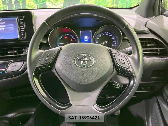Toyota C-HR 2017-05 211785-11