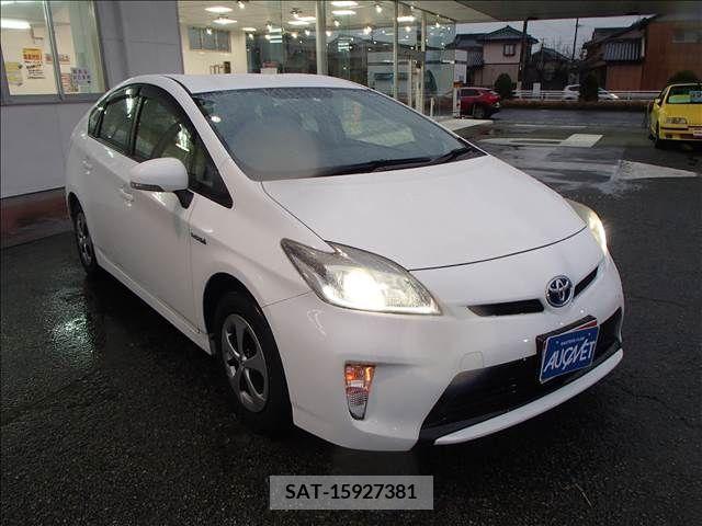 Toyota PRIUS 2015-03 211309-6