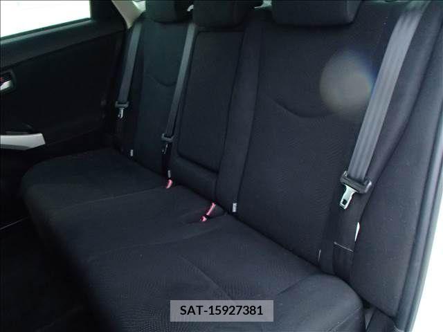 Toyota PRIUS 2015-03 211309-12