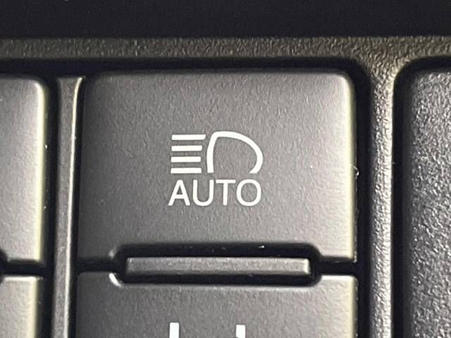 Toyota NOAH 2018-12 26889-6