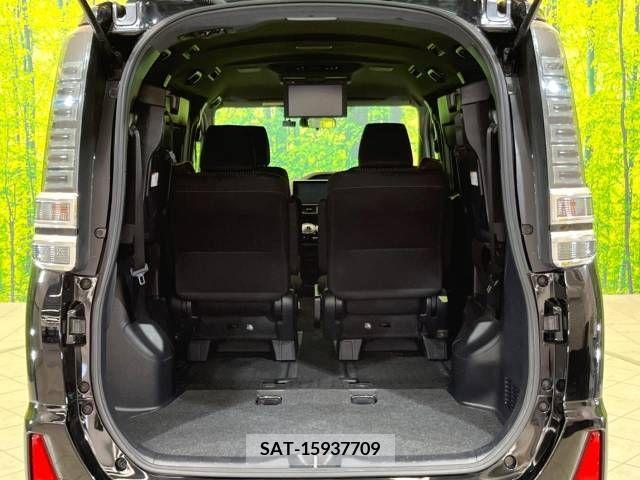 Toyota VOXY 2018-04 288929-11