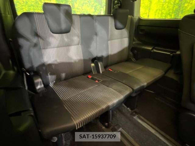 Toyota VOXY 2018-04 288929-10