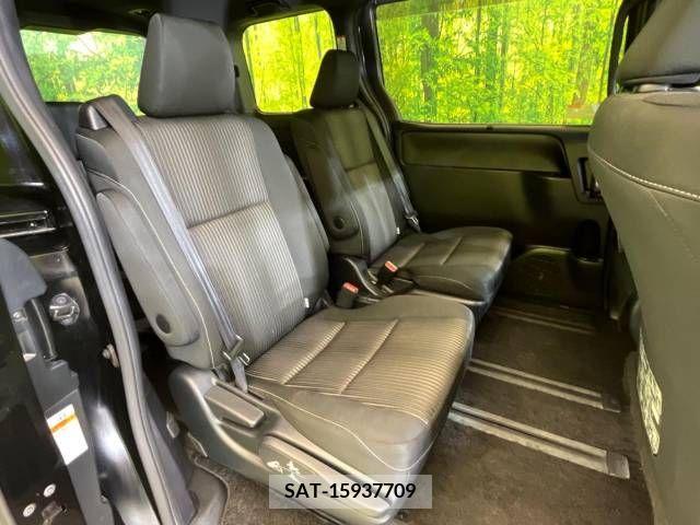 Toyota VOXY 2018-04 288929-9