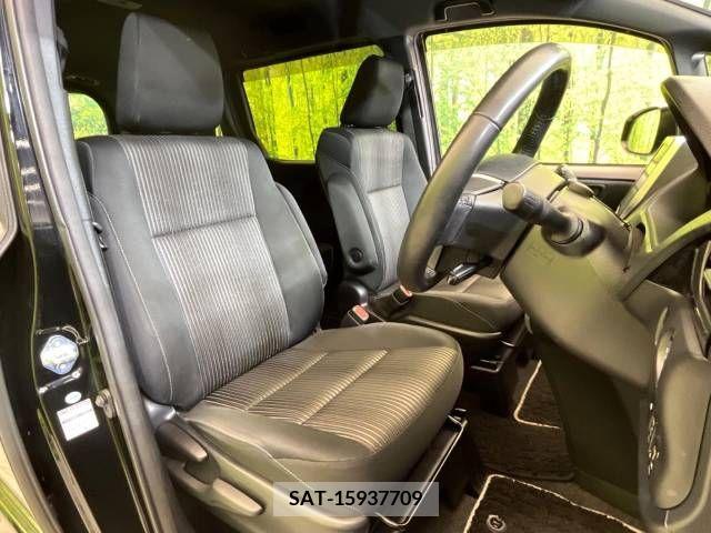 Toyota VOXY 2018-04 288929-8