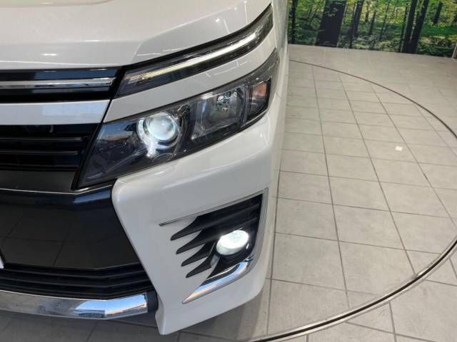 Toyota VOXY 2016-10 189149-13
