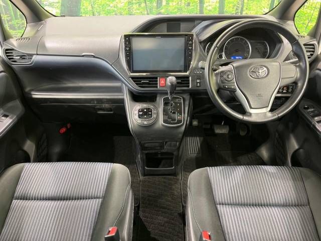 Toyota VOXY 2016-10 189149-1