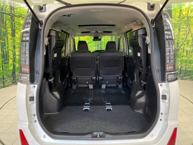 Toyota VOXY 2016-10 189149-11