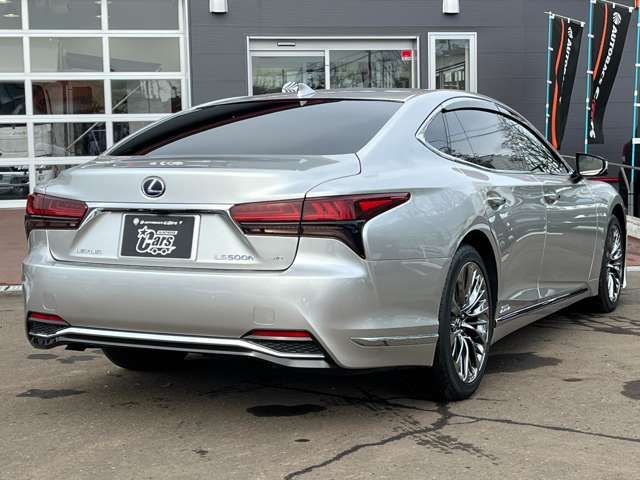 Lexus LS 2021-03 70-1