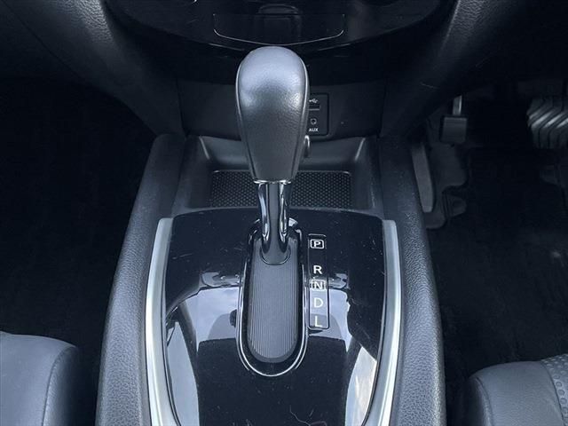 Nissan X-TRAIL 2014-12 196389-25