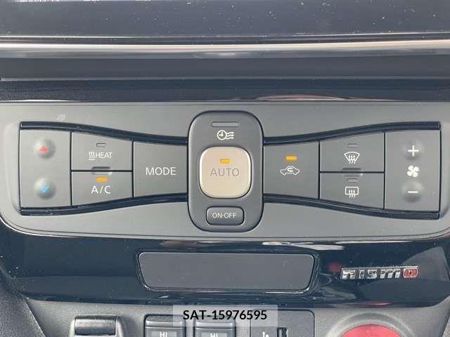 Nissan LEAF 2019-06 339713-14