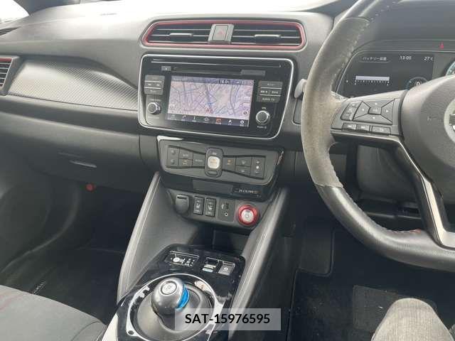 Nissan LEAF 2019-06 339713-8