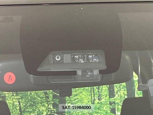 Toyota VOXY 2020-09 321668-4