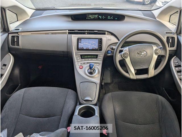 Toyota PRIUS PHV 2012-07 366806-1