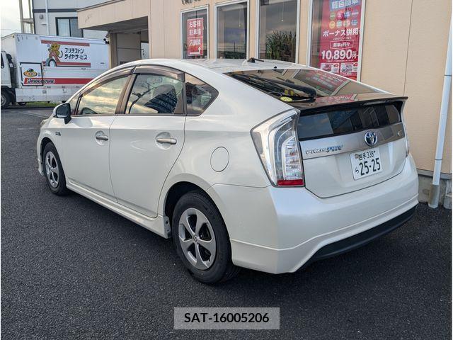 Toyota PRIUS PHV 2012-07 366806-2