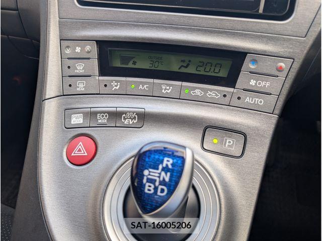 Toyota PRIUS PHV 2012-07 366806-15