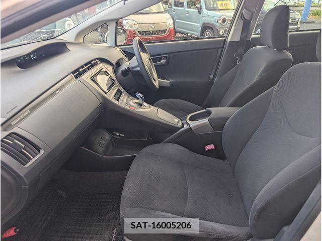 Toyota PRIUS PHV 2012-07 366806-10