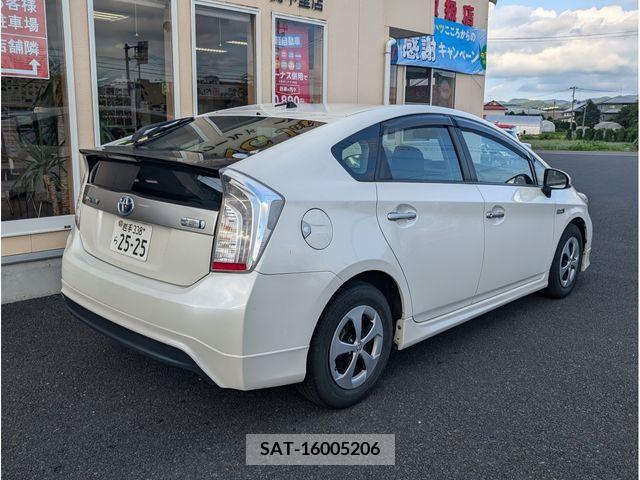 Toyota PRIUS PHV 2012-07 366806-8