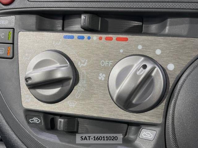 Toyota SIENTA 2011-07 344431-5