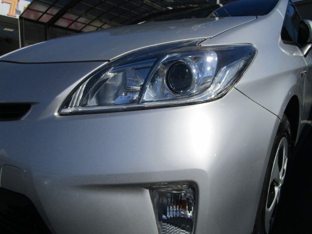 Toyota PRIUS 2016-01 185603-18