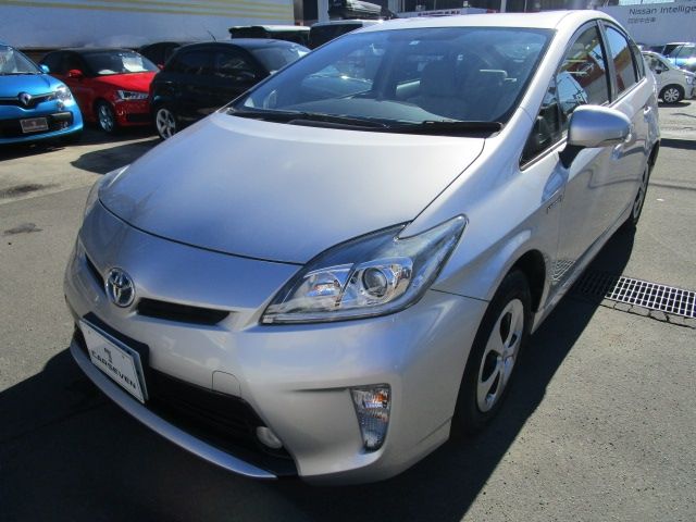 Toyota PRIUS 2016-01 185603-1