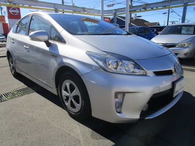 Toyota PRIUS 2016-01 185603-3