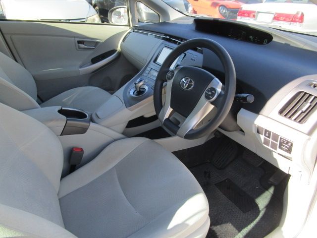 Toyota PRIUS 2016-01 185603-23