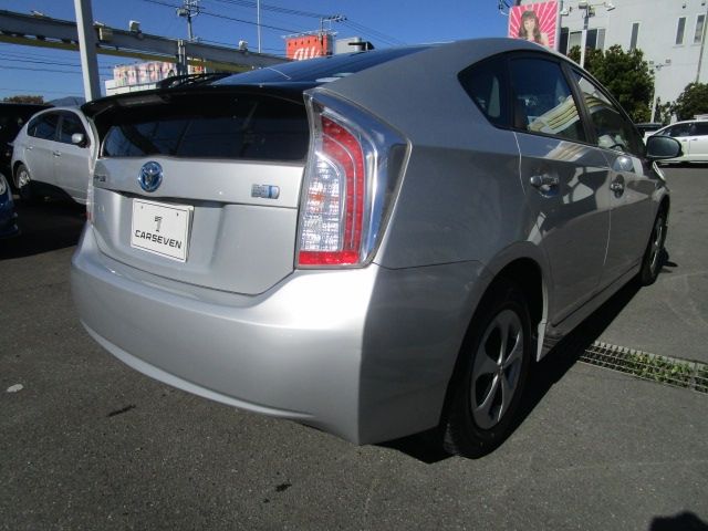 Toyota PRIUS 2016-01 185603-5